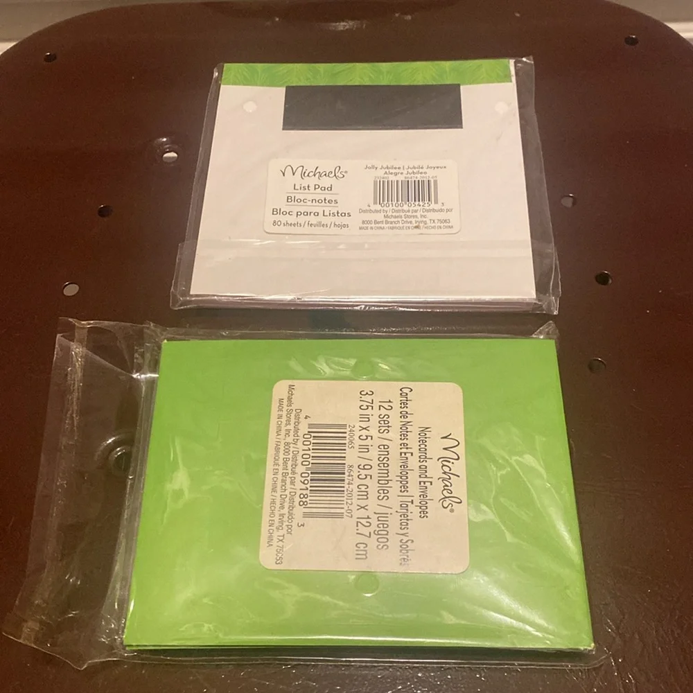 Stationery set. Unopened 80 sheet list pad, Notecards (10), Envelopes (11) - Picture 2 of 7